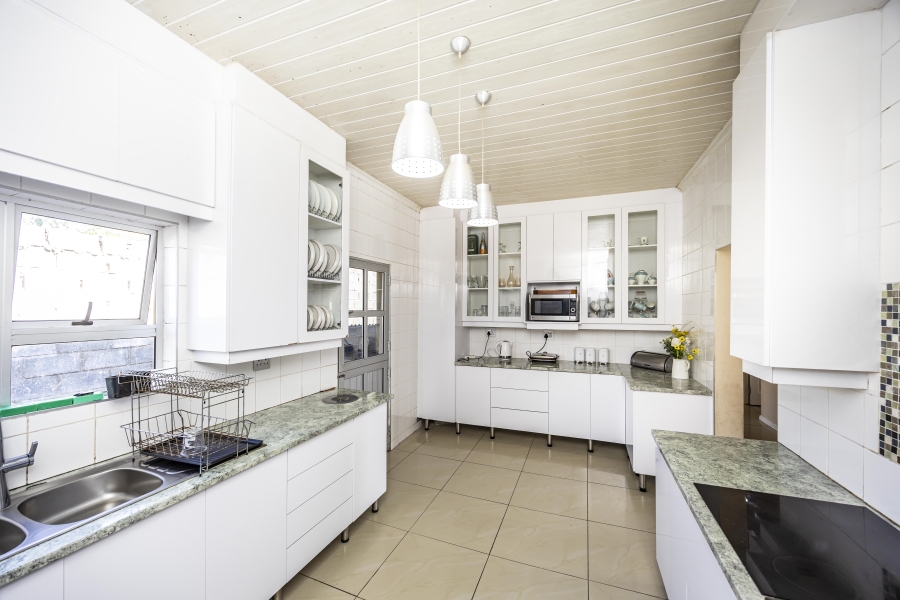5 Bedroom Property for Sale in Summerpride Eastern Cape